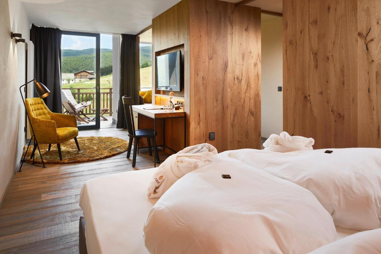 Sonnenberg Panorama Dolomites Wellbeing Hotel Maranza Exterior foto