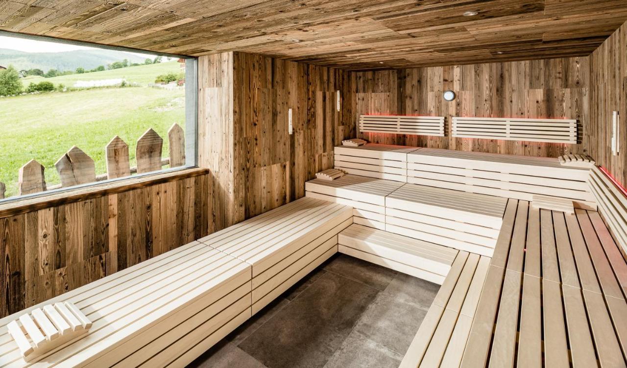 Sonnenberg Panorama Dolomites Wellbeing Hotel Maranza Exterior foto