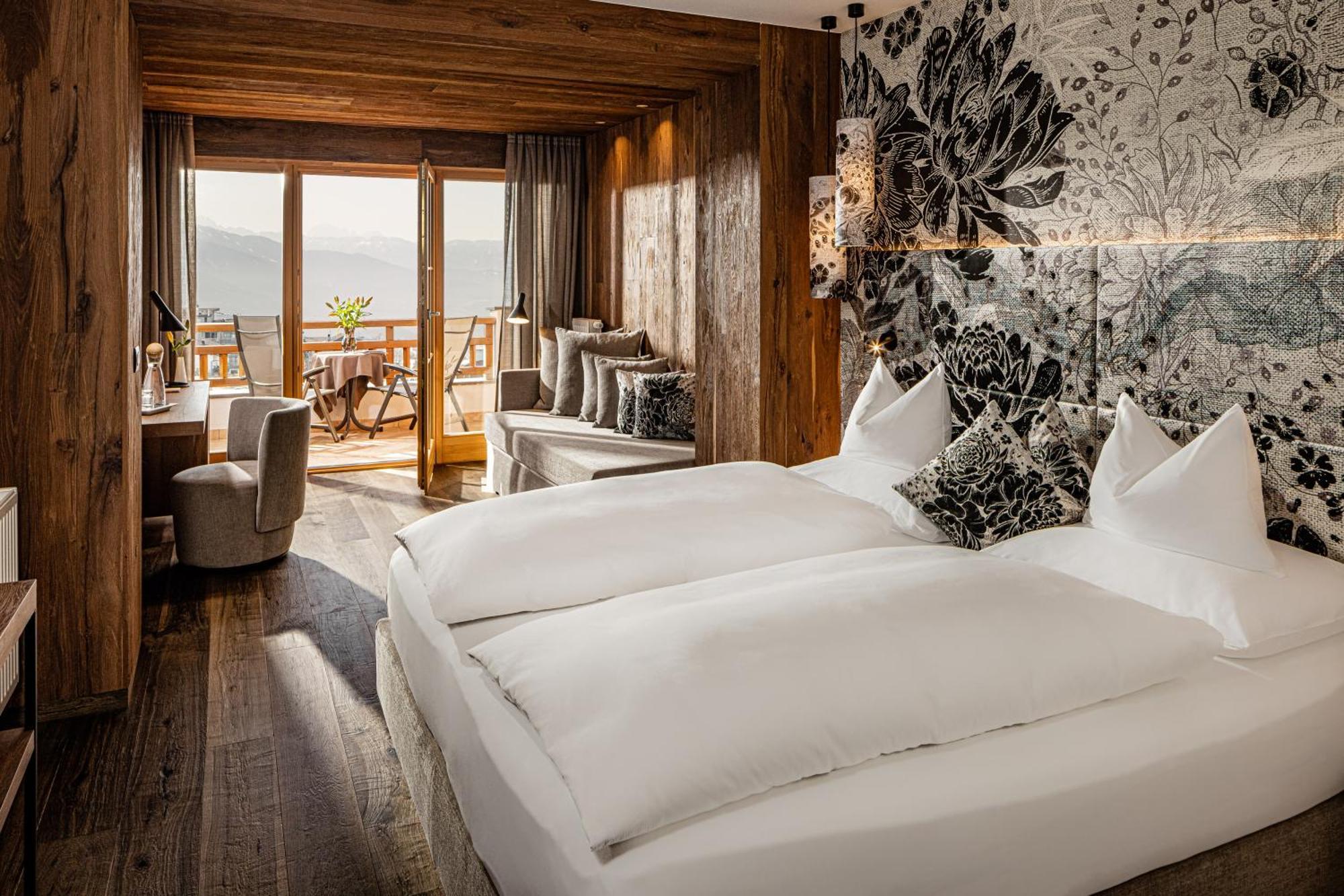 Sonnenberg Panorama Dolomites Wellbeing Hotel Maranza Exterior foto